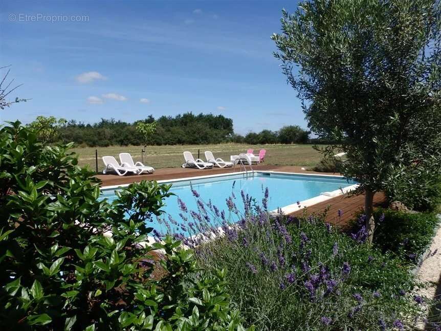 Maison à MONTMORILLON