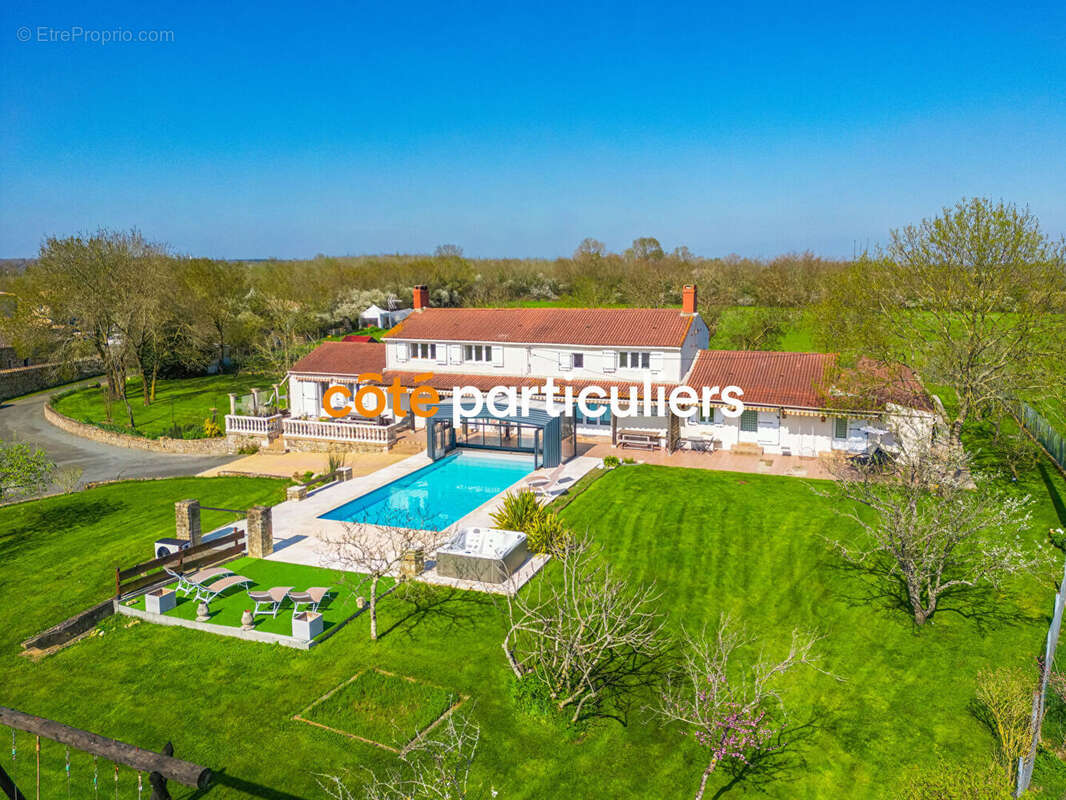 Maison à SAINT-CYR-EN-TALMONDAIS