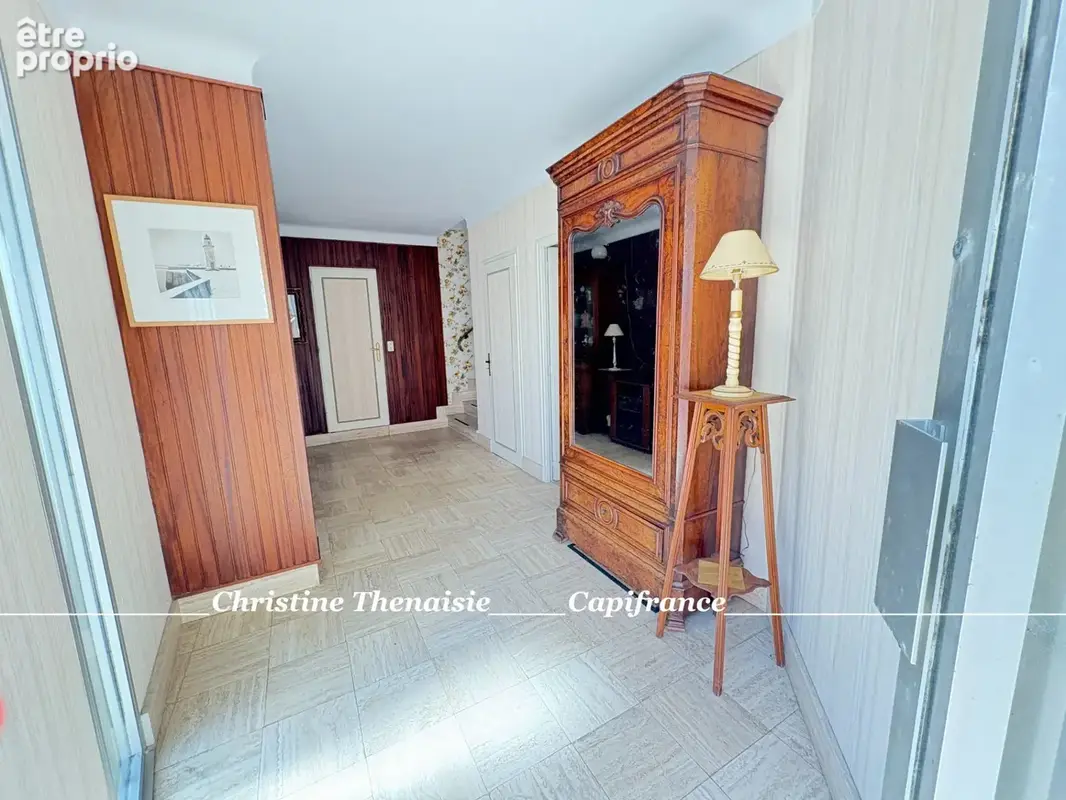 Maison à vendre 8 pièces VUE MER et PORT, Garage, à 5OO m. de la plage de Boisvinet SAINT GILLES CROIX DE VIE (85) - photo 7