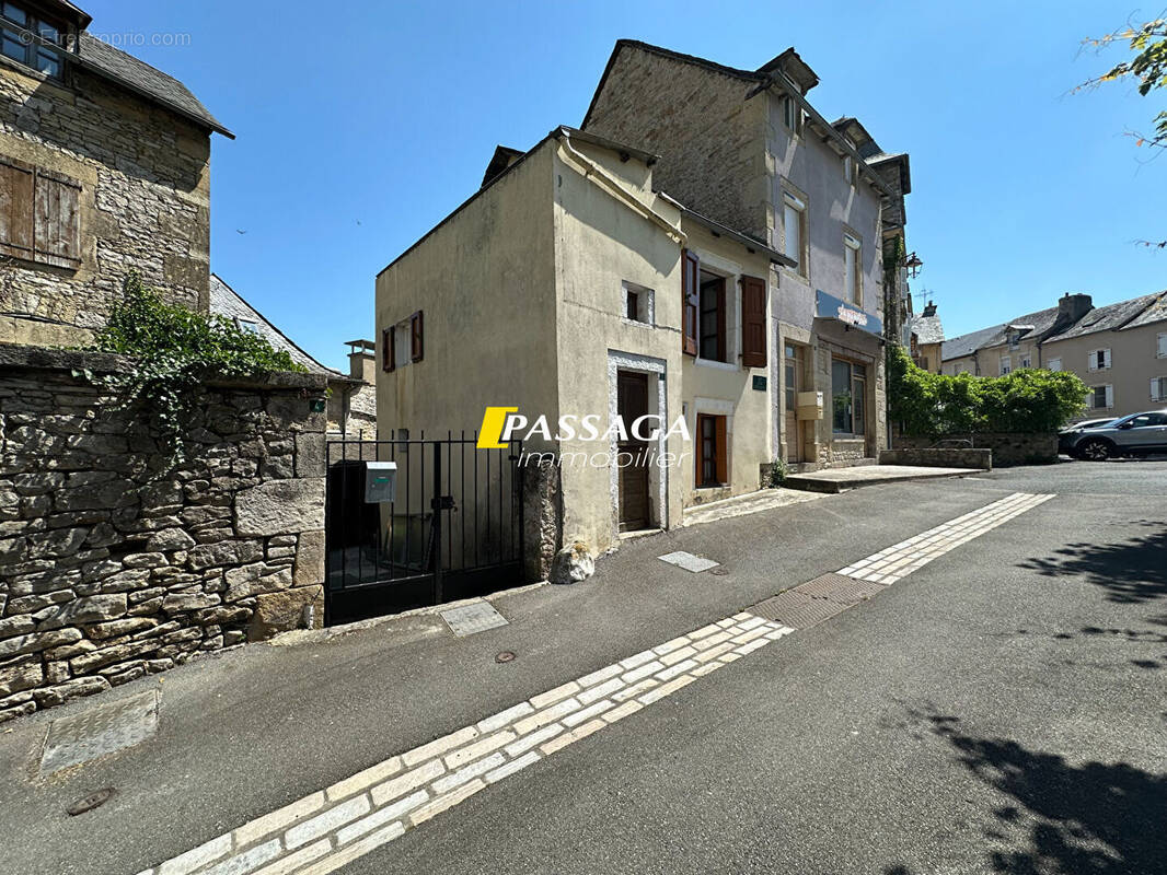Maison à LAISSAC