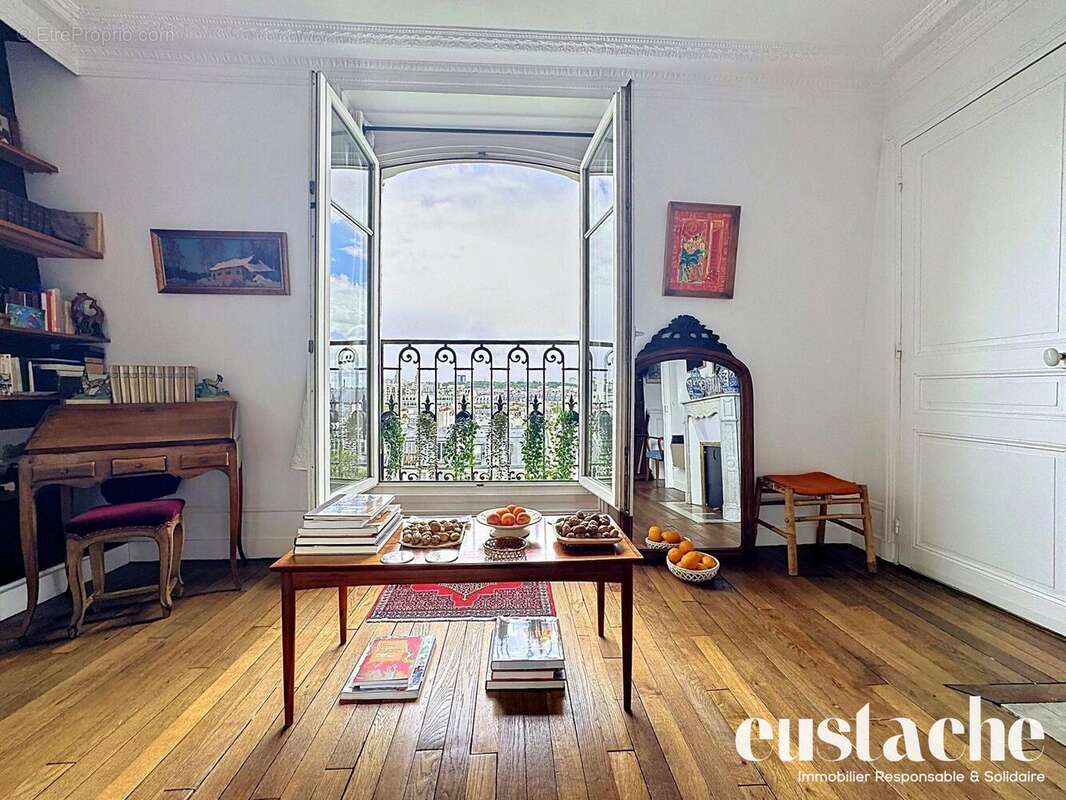 Appartement à PARIS-3E