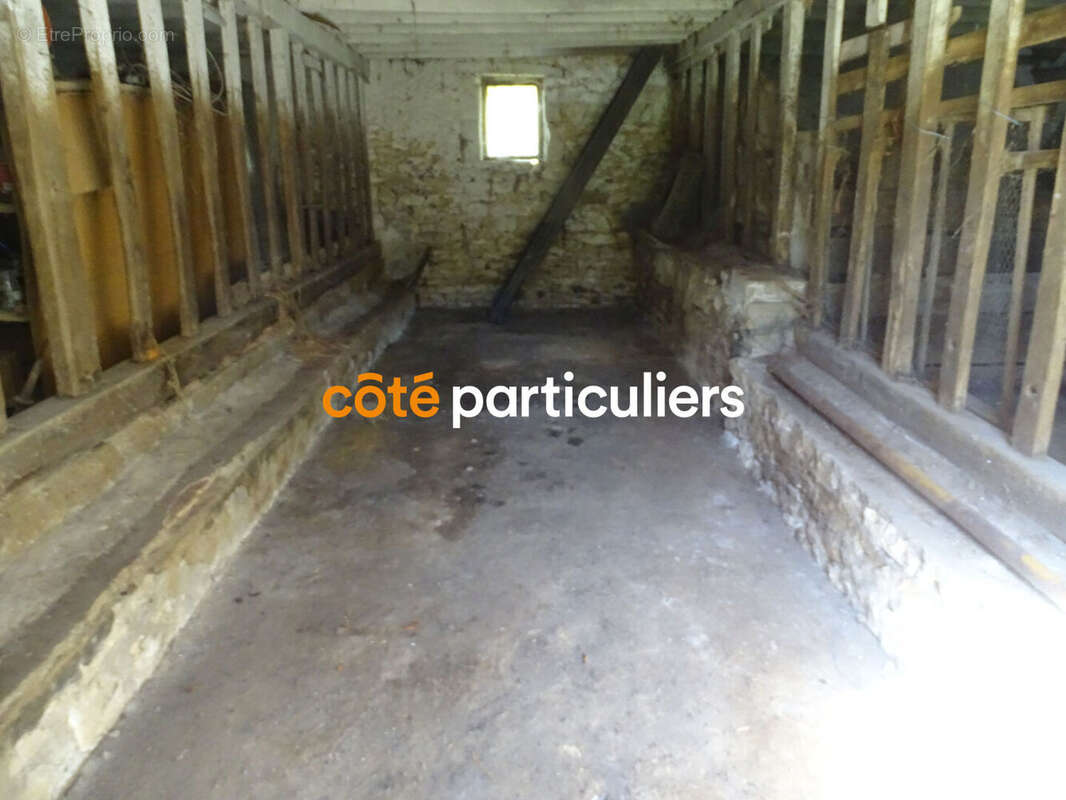 Maison à SAINT-HILAIRE-EN-LIGNIERES