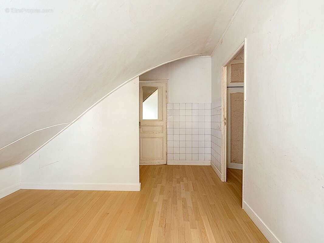 Appartement à PARIS-1E