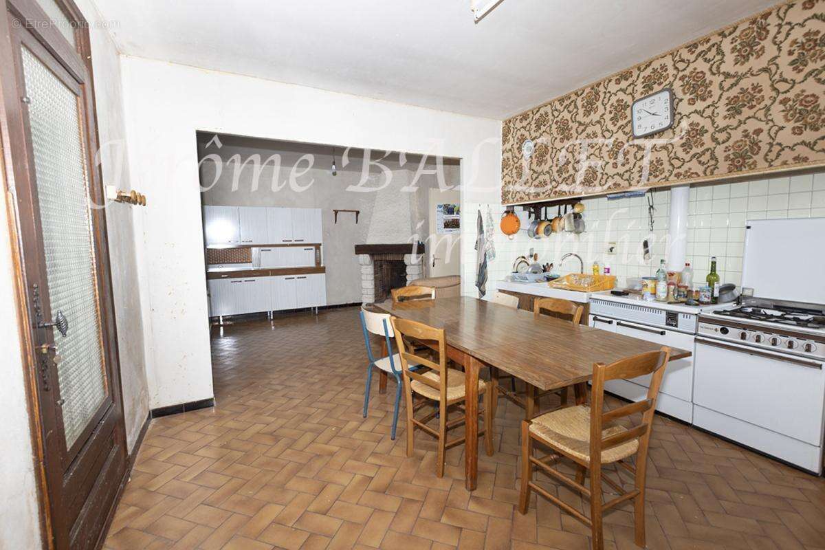 Maison 96 m² à Saint-Martin-Laguepie  - photo 7