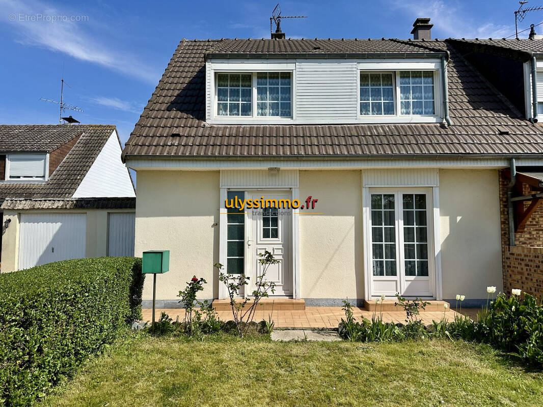 Maison à ROSIERES-EN-SANTERRE