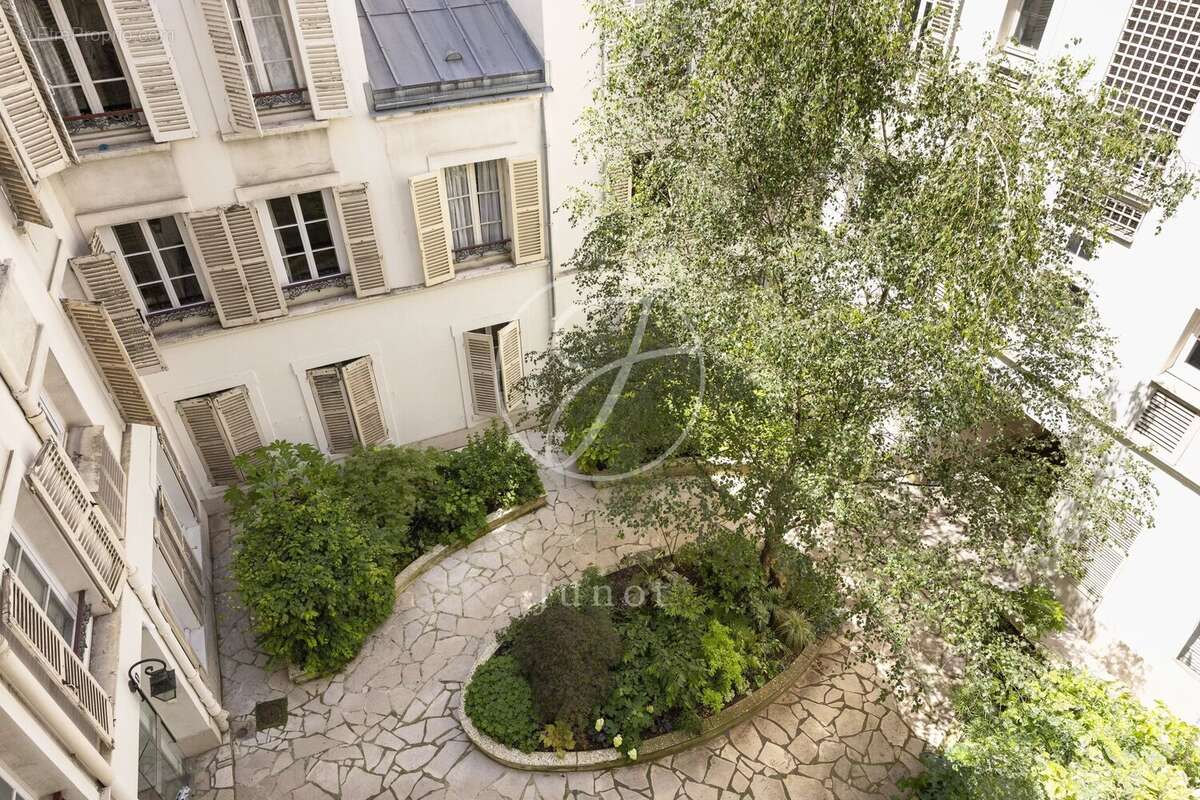 Appartement à PARIS-7E