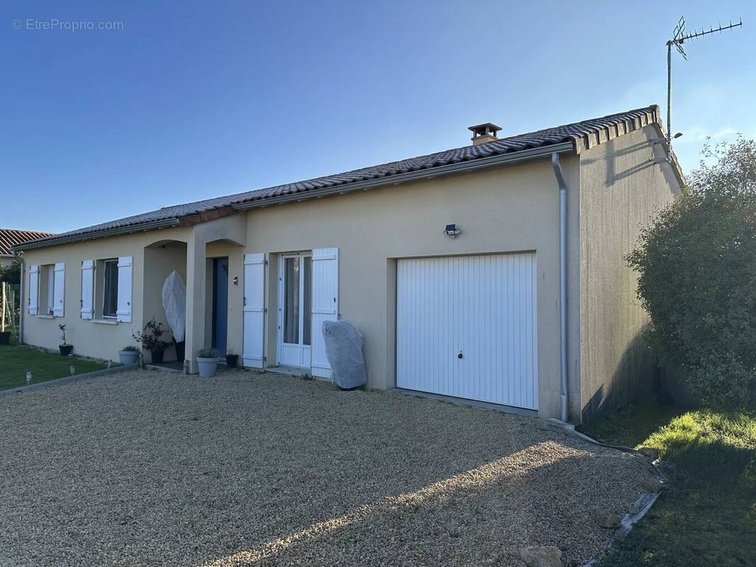 Maison à SAINT-MAURICE-LA-CLOUERE