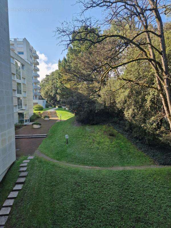 Appartement à rénover 3 chambres dans un parc paysager.Plage et l'avenue de Gaulle à pieds - photo 3