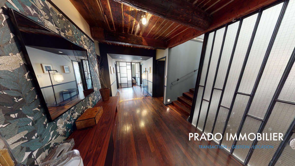 Appartement à MARSEILLE-1E