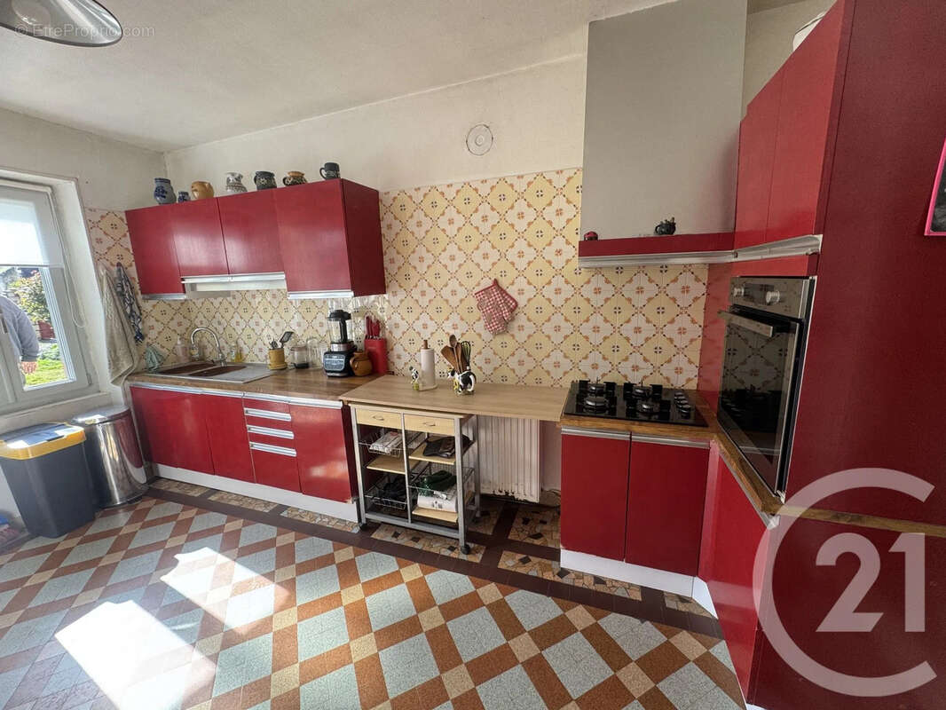 Maison à MAILLY-LA-VILLE