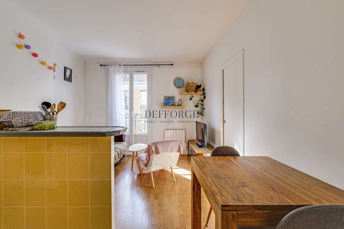 Appartement à PARIS-14E