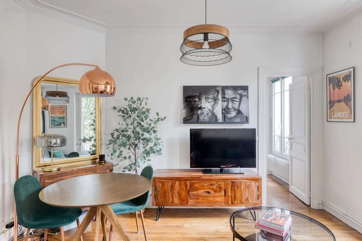 Appartement à PARIS-17E
