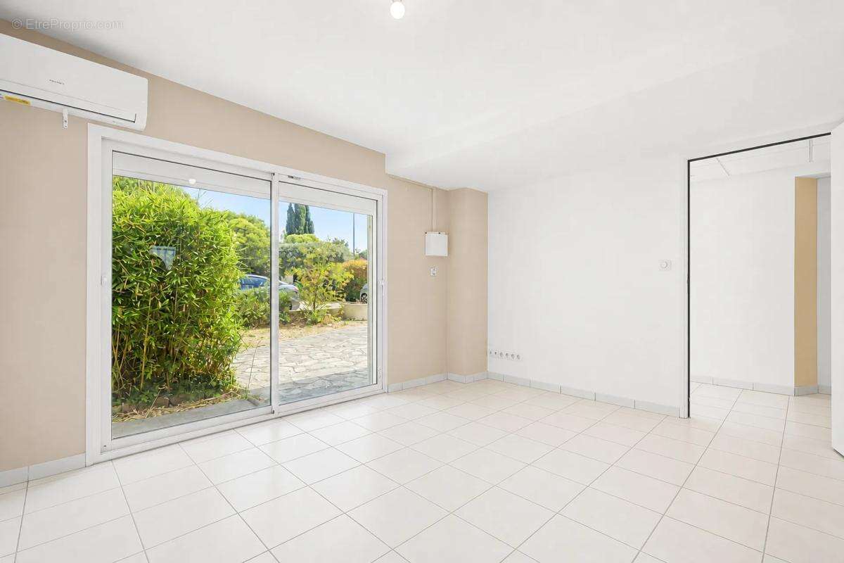 Maison de 9 pièces de 246 m² à Velaux - photo 17