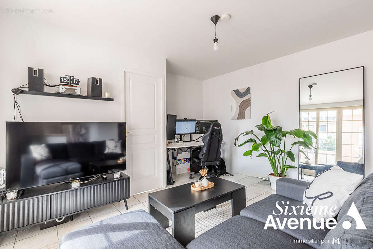 Appartement à PARAY-VIEILLE-POSTE