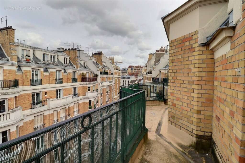 Appartement à ISSY-LES-MOULINEAUX