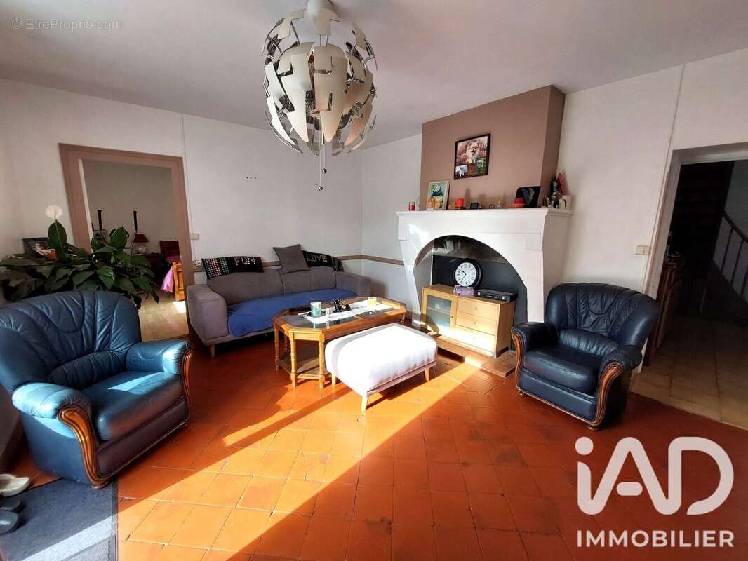 Maison 105 m² à Bonneville-Et-Saint-Avit-De-Fumadieres  - photo 5