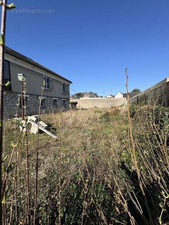 Terrain à ETAMPES