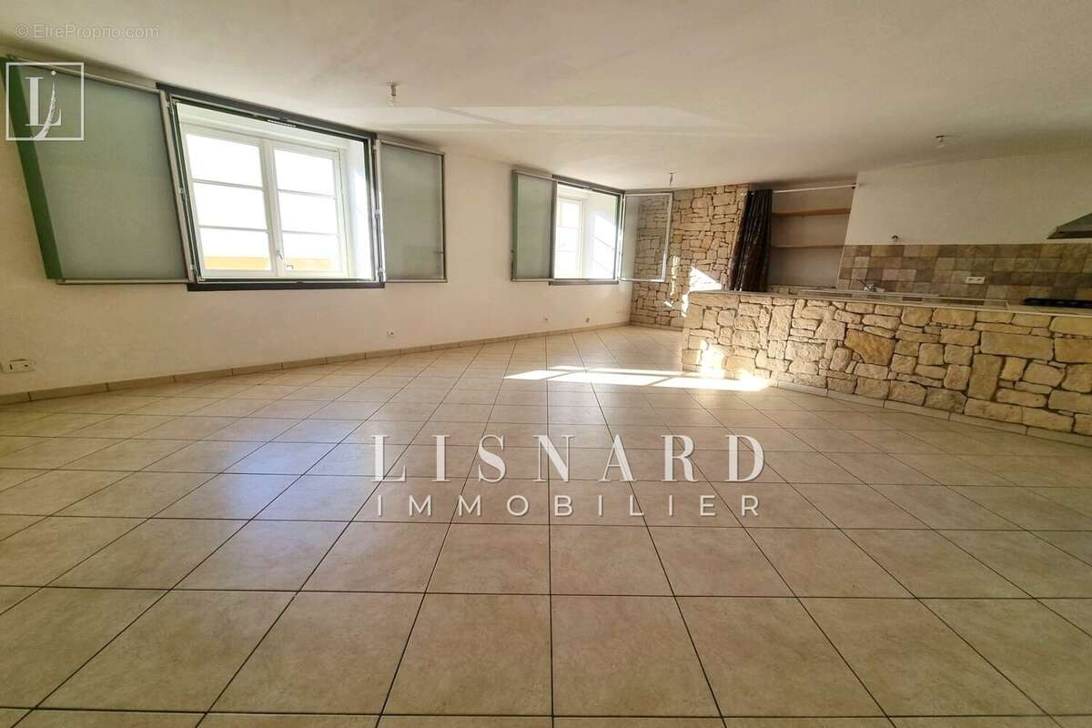 Appartement à VALLAURIS