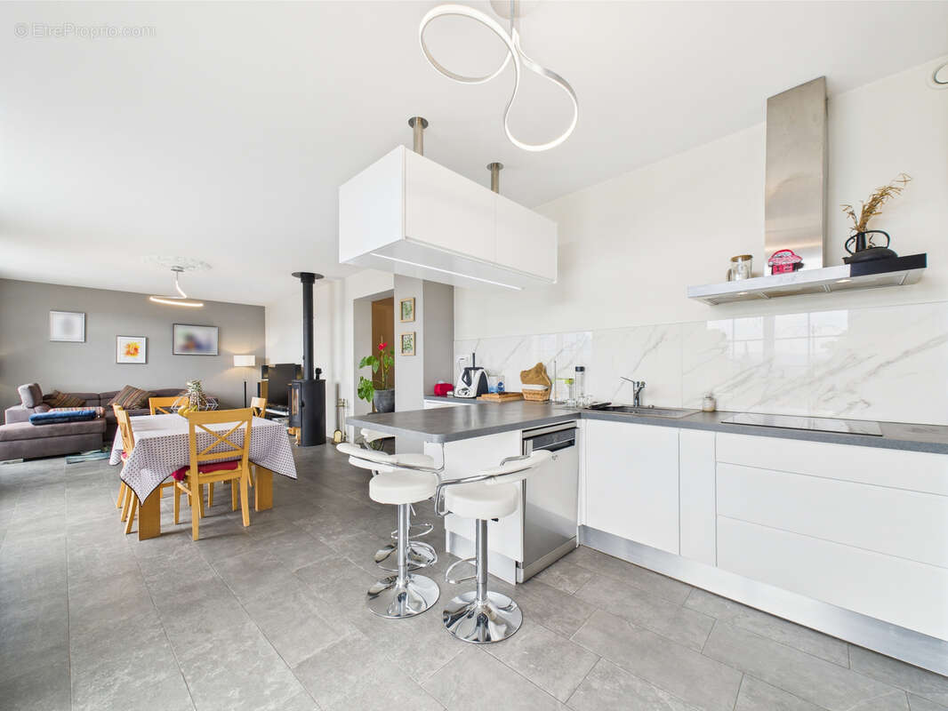 Maison à CHINDRIEUX