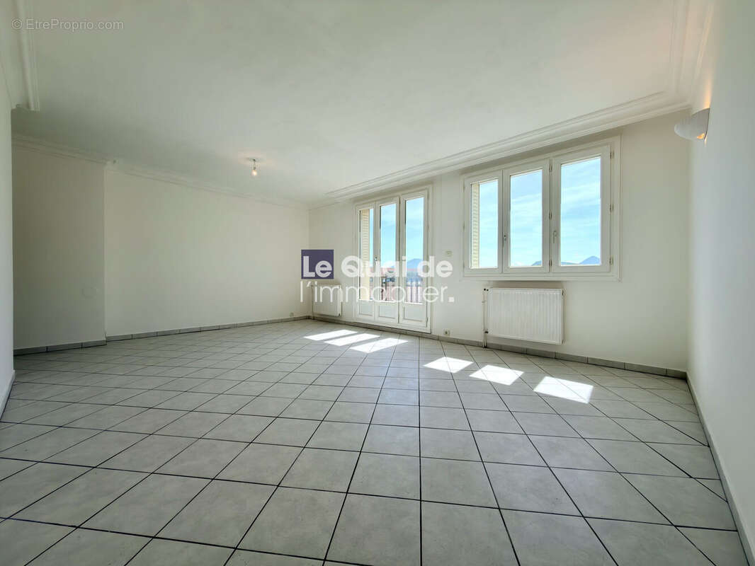 Appartement à FONTAINE