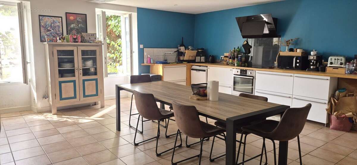 Maison 360 m² à Brizambourg  - photo 2