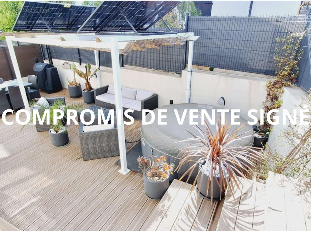 Maison à LE CASTELLET