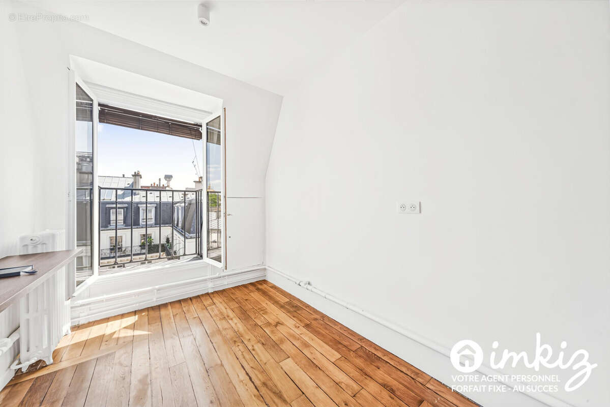 Appartement à PARIS-7E