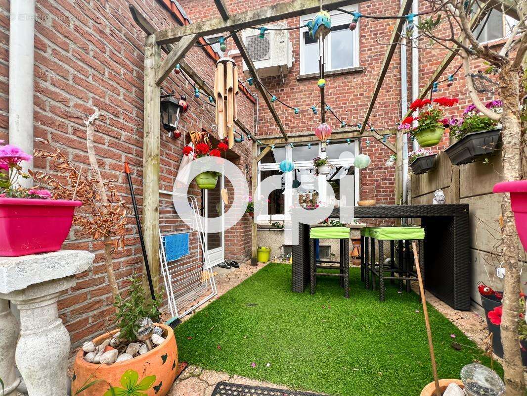 Maison 3 chambres, jardin et garage à Bergues intra muros (59380) - photo 4