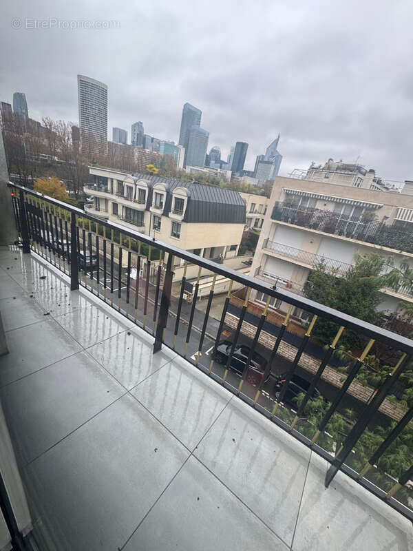 Appartement à NEUILLY-SUR-SEINE