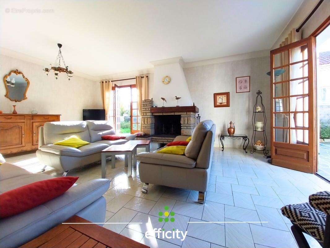 Maison 175 m² à Saint-Georges-De-Didonne  - photo 7