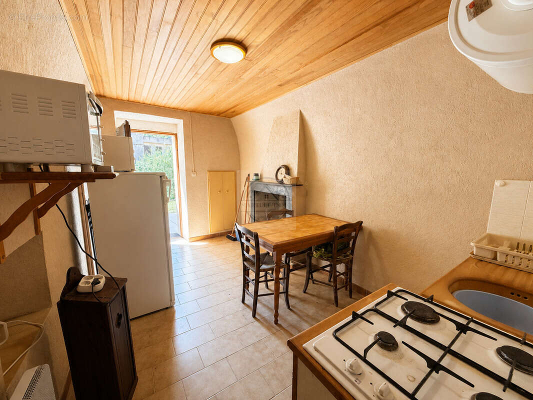 Appartement T2 de caractère au cœur du village de Novella - photo 3