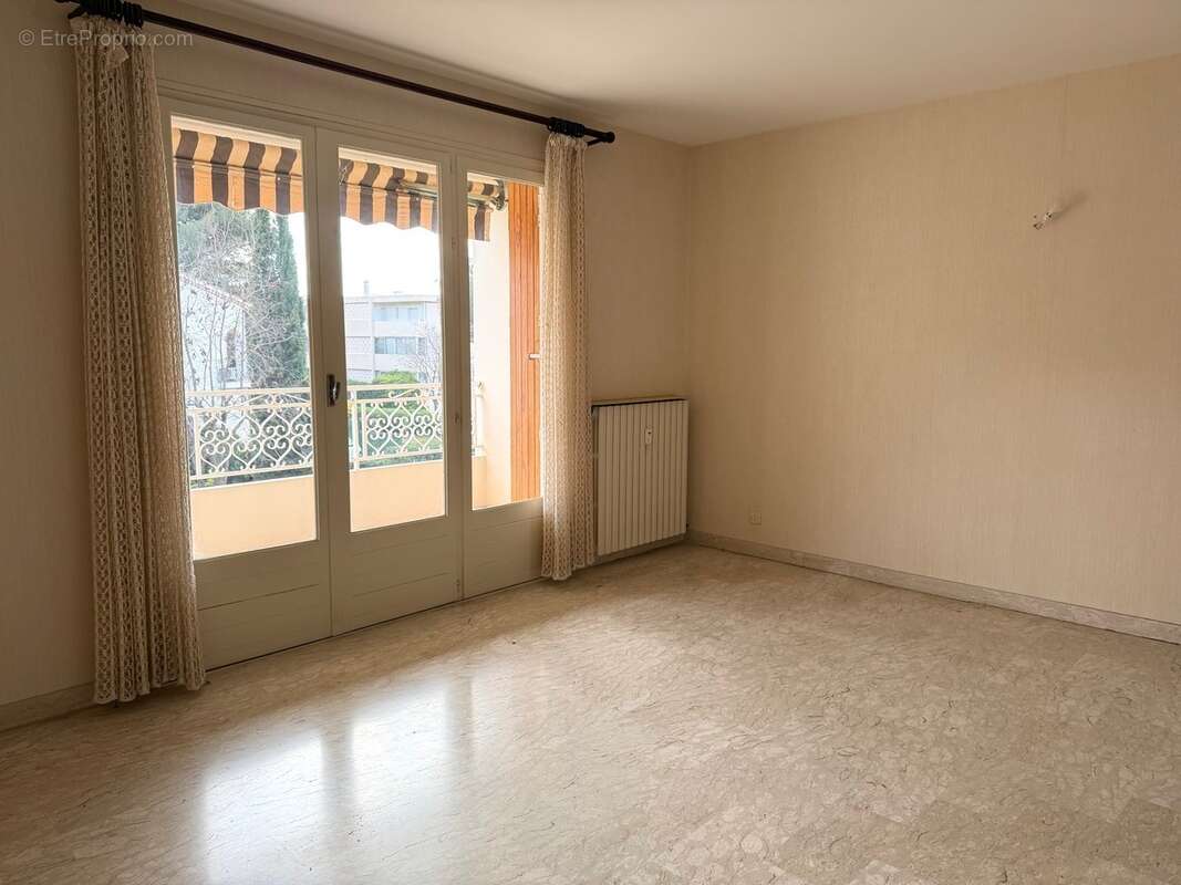 Appartement à SIX-FOURS-LES-PLAGES