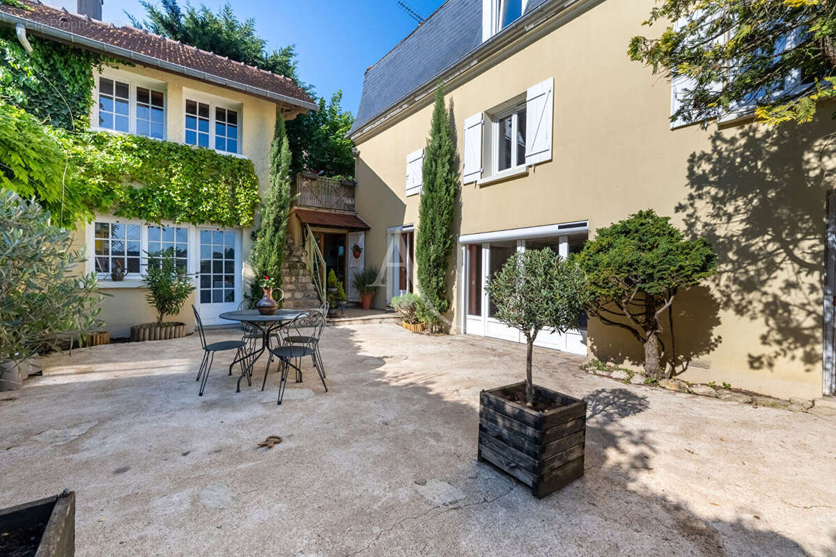 Hardricourt - 8 pièce(s) - 186 m² - 5 chambres - photo 16