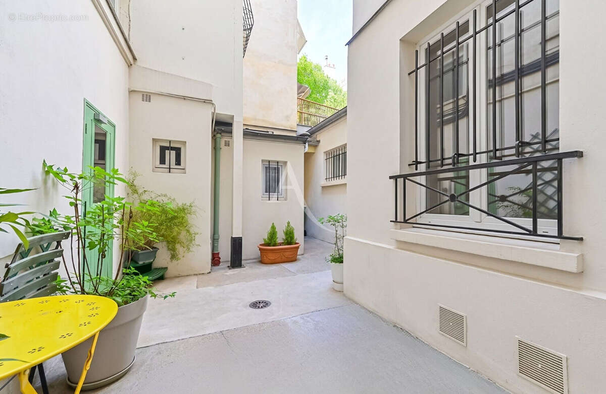 Appartement à PARIS-7E
