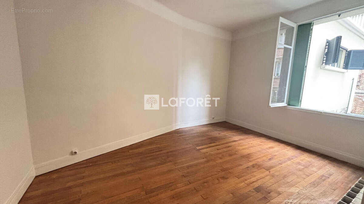 Appartement à PARIS-20E