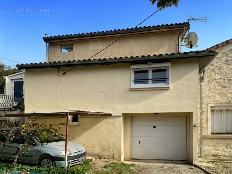 Maison à SAINT-ROMAIN-LE-NOBLE