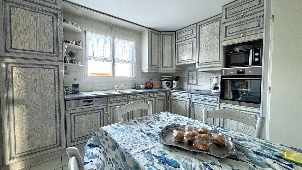 Maison à MARLY-LA-VILLE