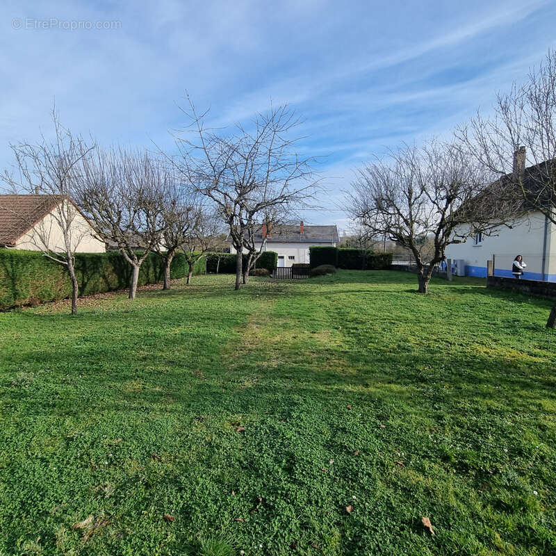 Maison à MONTGIVRAY