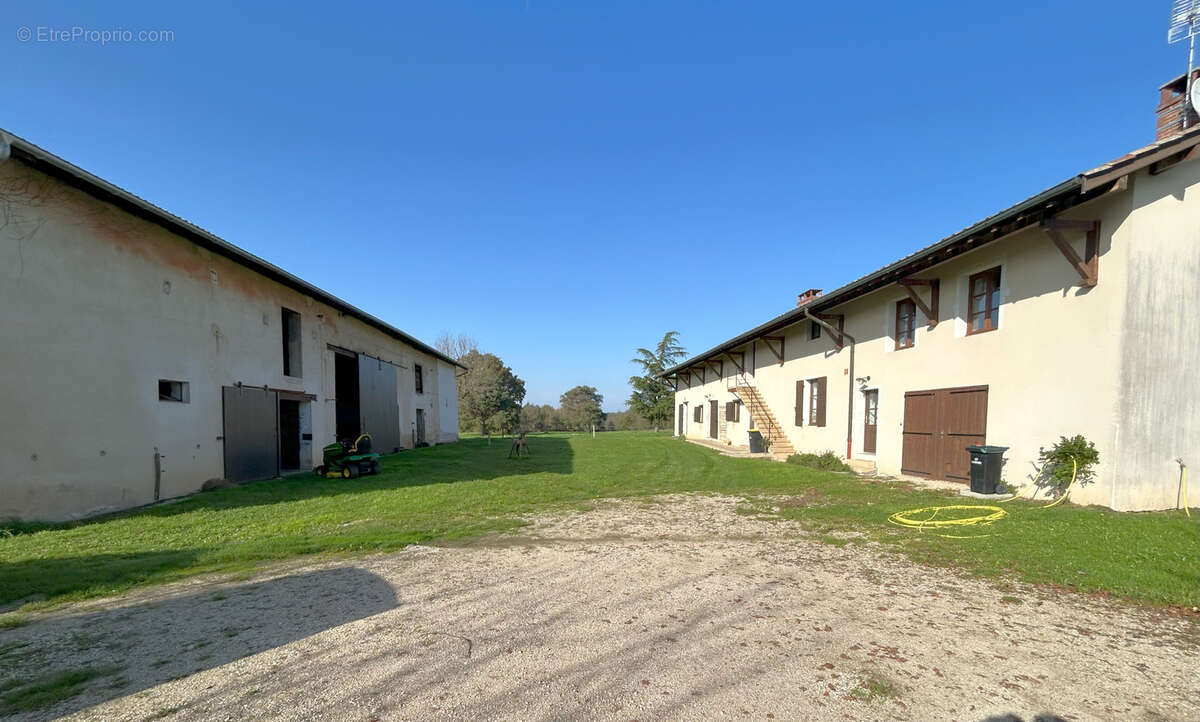Maison à VILLARS-LES-DOMBES
