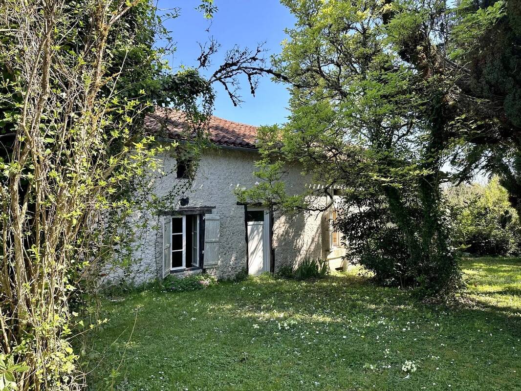 Maison à SALLES-LAVALETTE