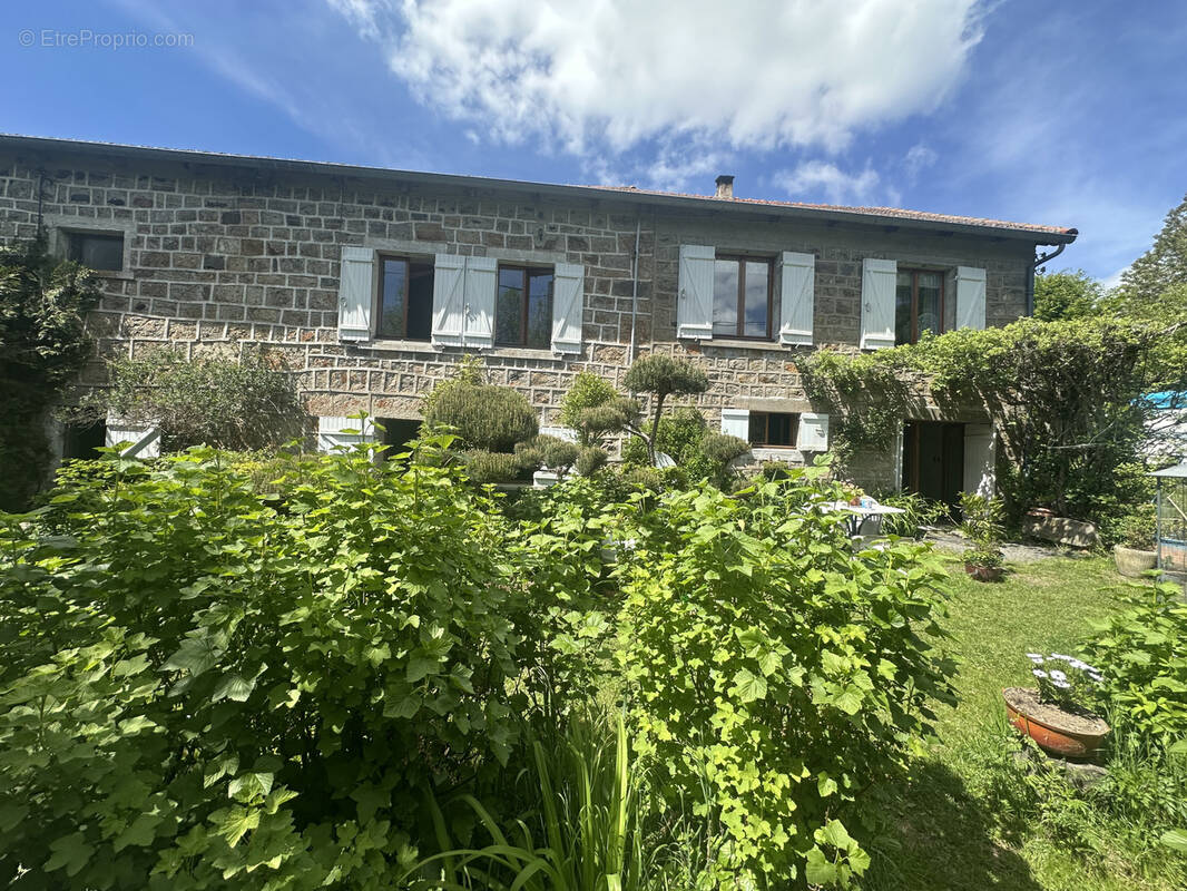 Maison à PRESAILLES