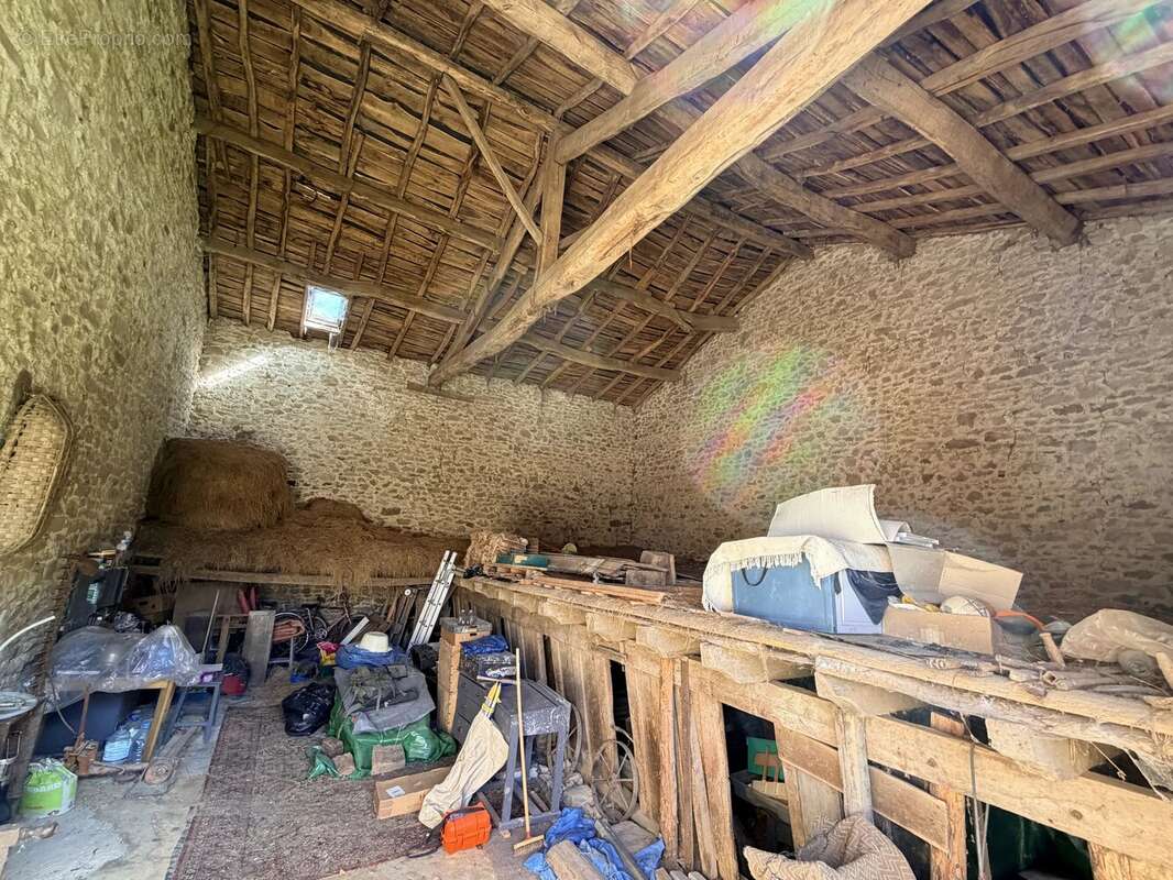 Maison à COMPREIGNAC