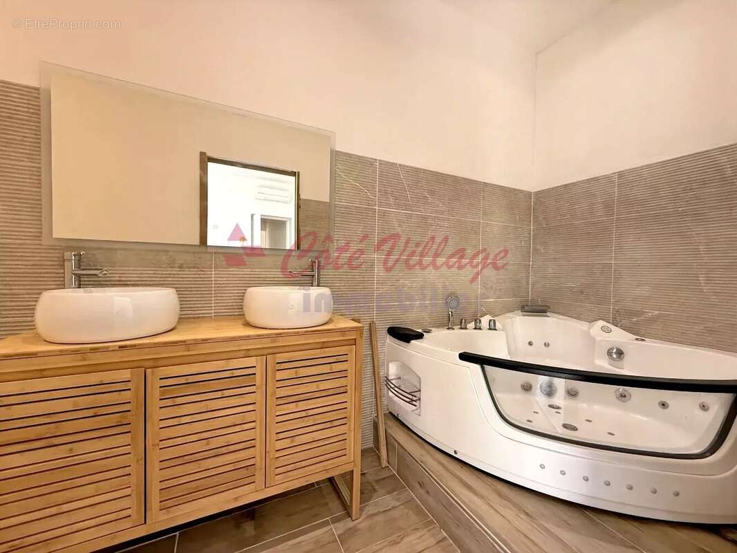 Maison à CUXAC-D&#039;AUDE