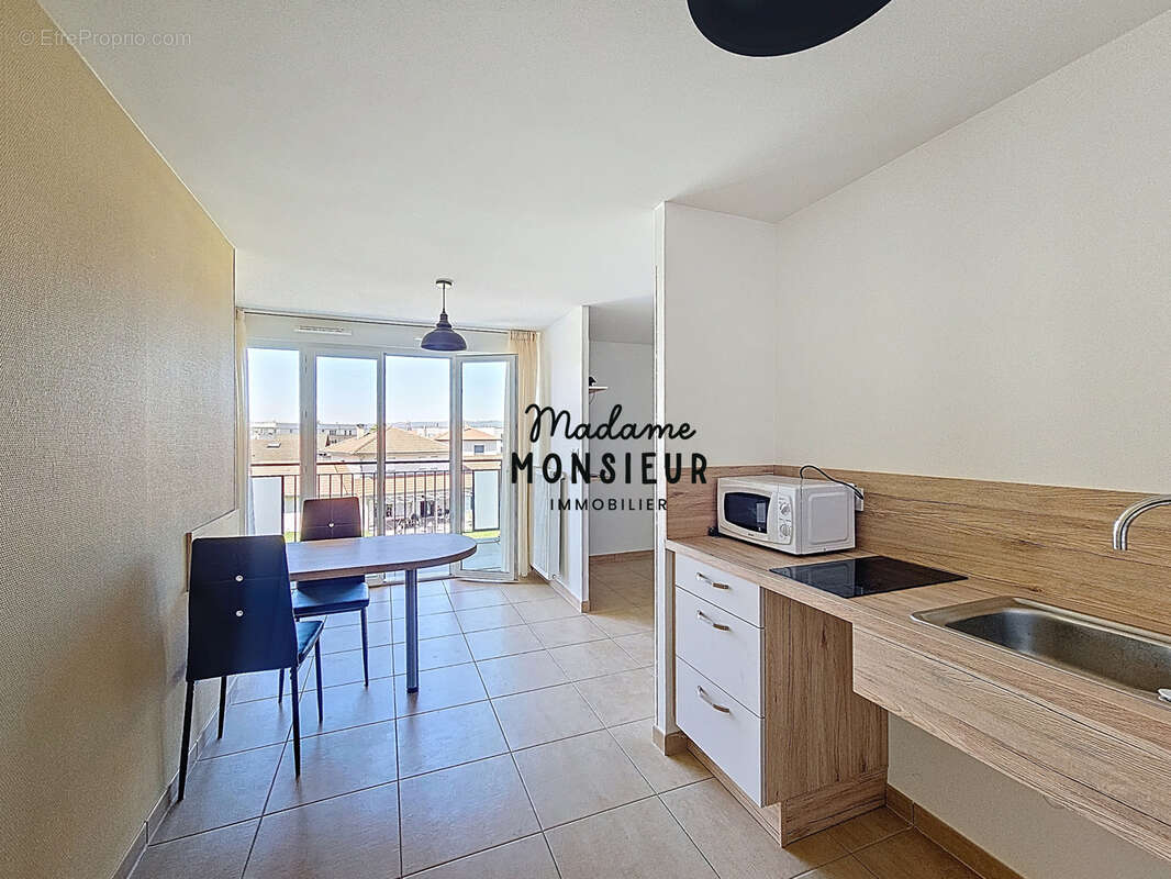 Appartement à SAINT-ETIENNE-DE-SAINT-GEOIRS