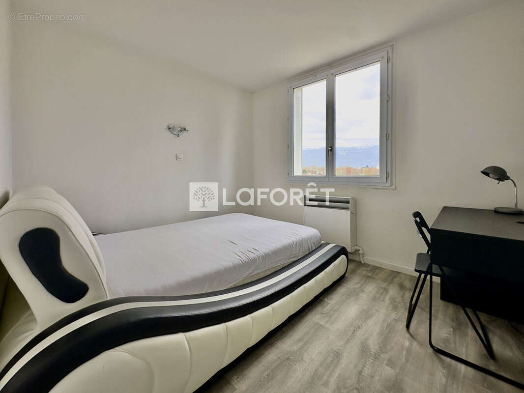 Appartement à SAINT-MARTIN-D'HERES