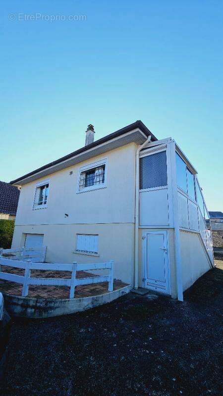 Maison à LA CHAPELLE-SAINT-URSIN