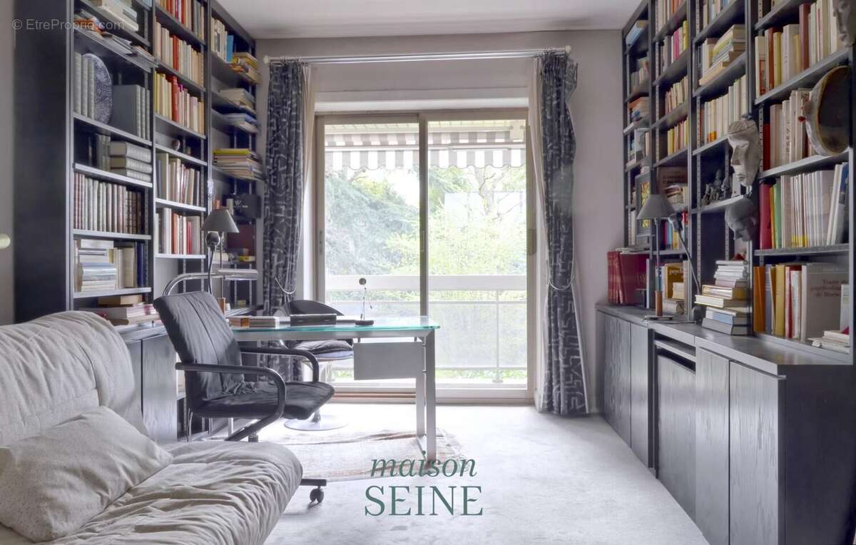 Appartement à NEUILLY-SUR-SEINE