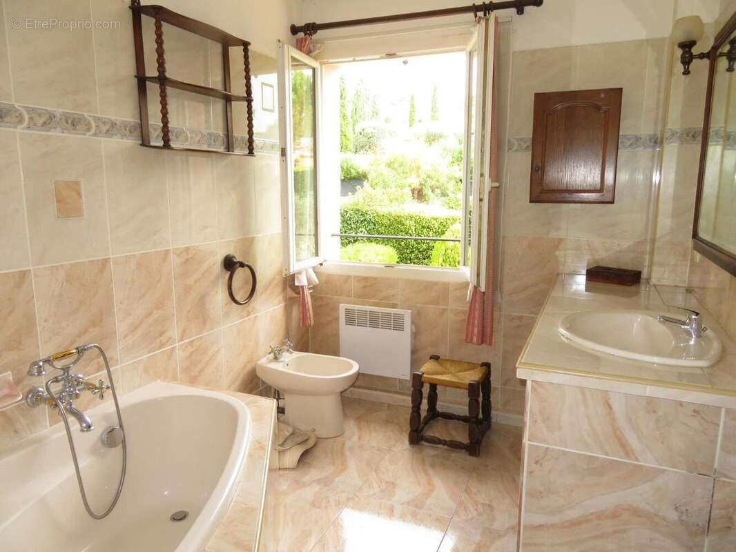   - Maison à DRAGUIGNAN