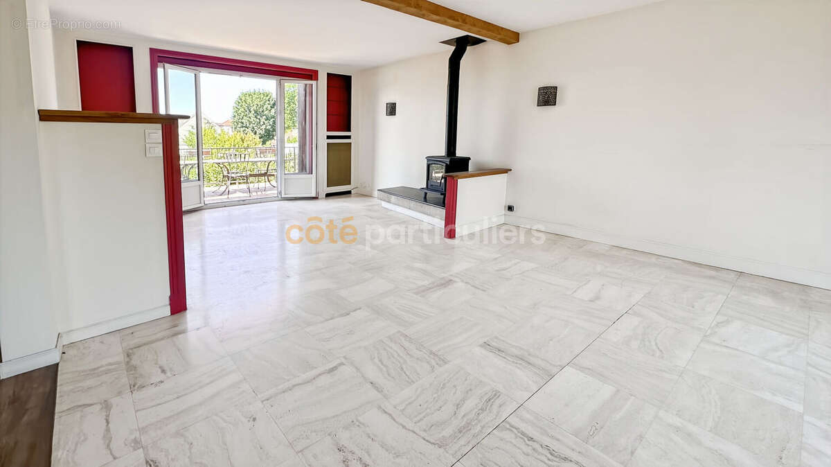 Vaste maison familiale de 185 m² avec jardin arboré et 6 chambres - photo 5