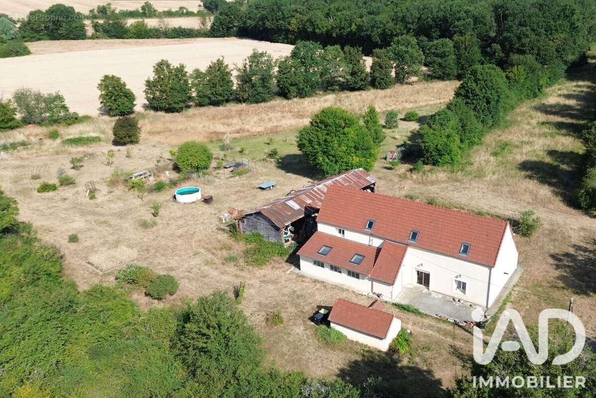 Maison 232 m² à Briare  - photo 2